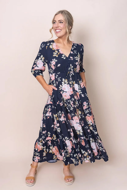 💐Elegáns virágos ruha nőknek Cristiana ruha Navy színben